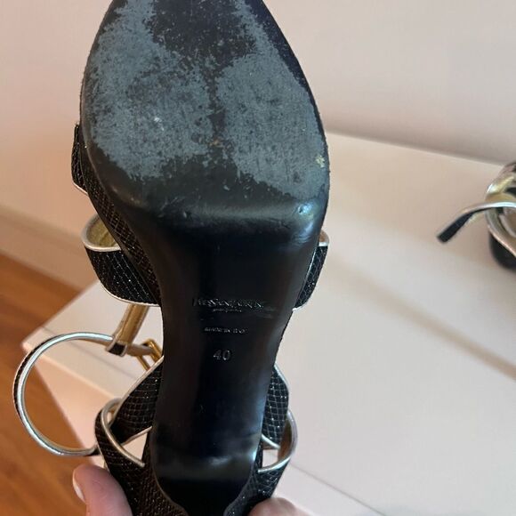 YSL tribute platform  - Picture 9 of 12